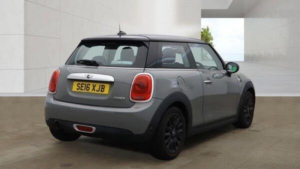 2016 MINI Hatch 1.5 Cooper Auto Euro 6 (s/s) 3dr in Grey — image 3
