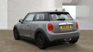 2016 MINI Hatch 1.5 Cooper Auto Euro 6 (s/s) 3dr in Grey — image 4