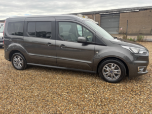 2021 Ford Grand Tourneo Connect Wav Wheelchair Accessible Vehicle Titanium Grand Tourneo 1.5l Ecoblue 120ps Fwd 6-Speed Manual in Grey — image 2