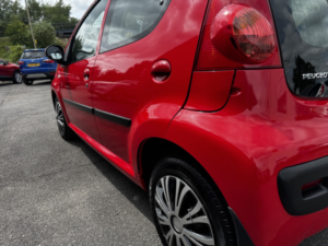2012 Peugeot 107 1.0 12v Urban in Red — image 4