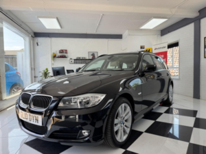 2010 BMW 3 Series 3.0 325d Se Touring Steptronic Euro 5 5dr in Black — image 3