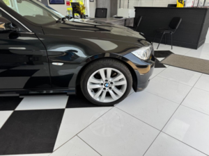 2010 BMW 3 Series 3.0 325d Se Touring Steptronic Euro 5 5dr in Black — image 5