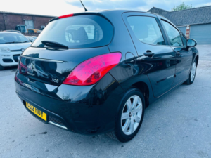 2012 Peugeot 308 1.6 Hdi Active Euro 5 5dr in Black — image 4