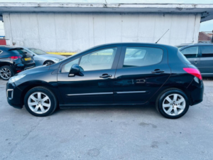 2012 Peugeot 308 1.6 Hdi Active Euro 5 5dr in Black — image 5