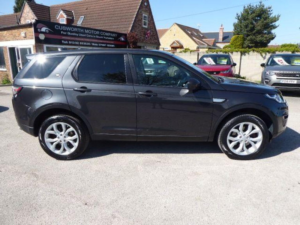 2017 Land Rover Discovery Sport 2.0 Td4 Hse Auto 4WD Euro 6 (s/s) 5dr in Grey — image 3