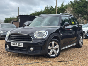 2017 MINI Countryman 2.0 Cooper D Euro 6 (s/s) 5dr in Black — image 4