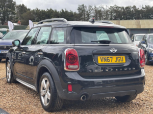 2017 MINI Countryman 2.0 Cooper D Euro 6 (s/s) 5dr in Black — image 6