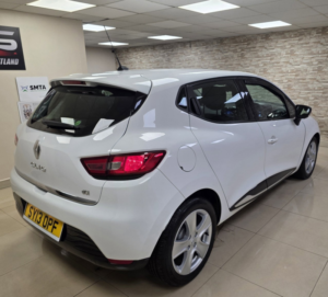 2013 Renault Clio 1.5 Dci Dynamique Medianav Hatchback 5dr Diesel Manual Euro 5 (s/s) (90 Ps) in Multicolour — image 4
