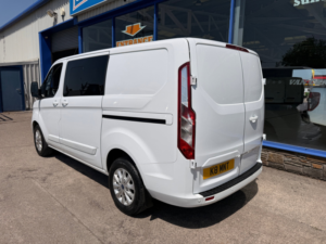 2018 Ford Transit Custom 2.0 320 Ecoblue Limited Crew Van Double Cab 5dr Diesel Manual L1 H1 130 Ps in White — image 4