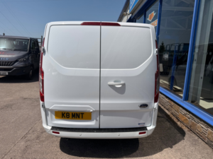 2018 Ford Transit Custom 2.0 320 Ecoblue Limited Crew Van Double Cab 5dr Diesel Manual L1 H1 130 Ps in White — image 5