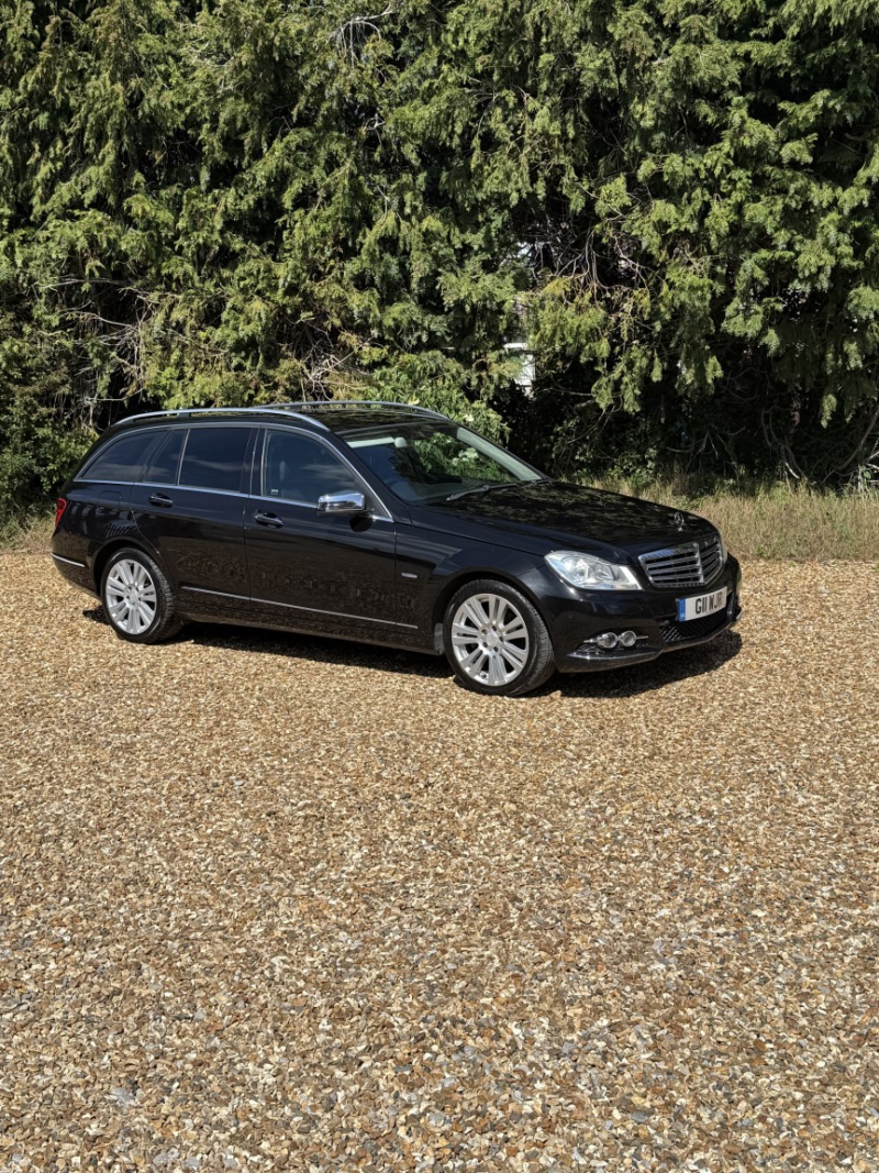 2011 Mercedes-Benz C Class 2.1 C250 Cdi Blueefficiency Elegance Edition 125 in Black — image 1
