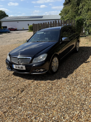 2011 Mercedes-Benz C Class 2.1 C250 Cdi Blueefficiency Elegance Edition 125 in Black — image 2