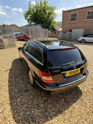 2011 Mercedes-Benz C Class 2.1 C250 Cdi Blueefficiency Elegance Edition 125 in Black — image 4