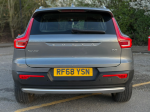 2019 Volvo Xc40 2.0 Momentum D3 in Grey — image 6