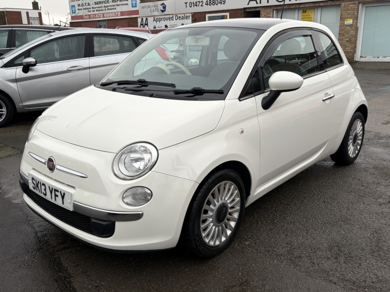 2013 Fiat 500 1.2 Lounge in White — image 1