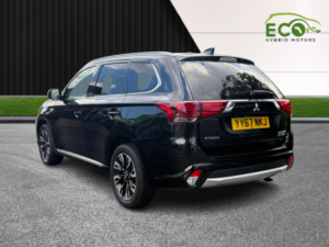 2017 Mitsubishi Outlander 2.0 H 12kwh 4h in Black — image 5