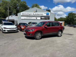 2015 Volkswagen Tiguan 1.4 Tsi Bluemotion Tech Match 2WD Euro 5 (s/s) 5dr in Red — image 4