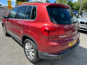 2015 Volkswagen Tiguan 1.4 Tsi Bluemotion Tech Match 2WD Euro 5 (s/s) 5dr in Red — image 5