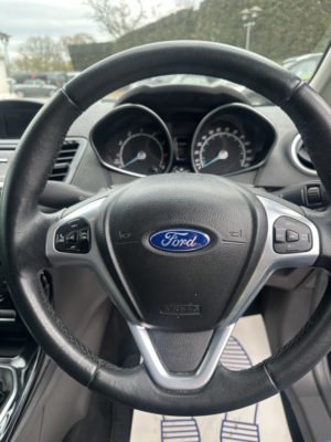 2012 Ford Fiesta 1.0 T Ecoboost Titanium in Black — image 3