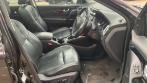 2015 Nissan Qashqai 1.5 Dci Tekna Diesel Black 5dr Low Tax+panroof+satnav in Black — image 5