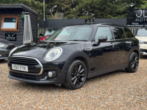 2017 MINI Clubman 1.5 Cooper Euro 6 (s/s) 6dr in Black — image 4