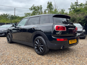 2017 MINI Clubman 1.5 Cooper Euro 6 (s/s) 6dr in Black — image 5
