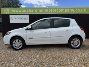 2012 Renault Clio 1.2 Expression + in White — image 2