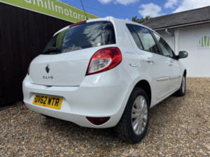 2012 Renault Clio 1.2 Expression + in White — image 5
