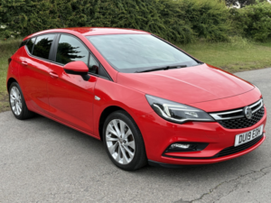 2019 Vauxhall Astra 1.0 I Turbo Ecotec Design in Red — image 4
