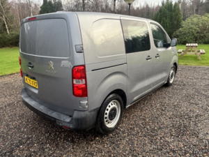 2020 Peugeot Expert (2020) Crew Van 1.5 Hdi 1000 Professional in Grey — image 2