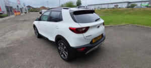 2018 Kia Stonic 1.0 T-Gdi First Edition SUV 5dr Petrol Manual Euro 6 (s/s) (118 Bhp) in White — image 3