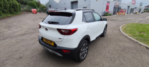 2018 Kia Stonic 1.0 T-Gdi First Edition SUV 5dr Petrol Manual Euro 6 (s/s) (118 Bhp) in White — image 5