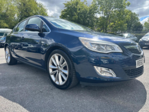 2011 Vauxhall Astra 2.0 Cdti Elite Auto Euro 5 5dr in Blue — image 2