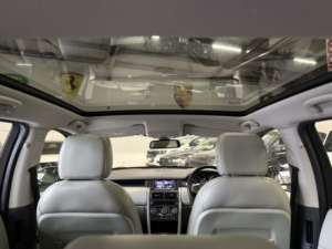 2017 Land Rover Discovery Sport 2.0 Td4 Hse Luxury in Blue — image 2