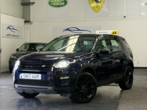 2017 Land Rover Discovery Sport 2.0 Td4 Hse Luxury in Blue — image 4