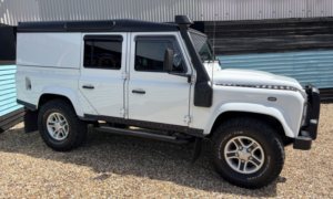 2015 Land Rover Defender 110 2.2 Tdci Xs Utility Wagon Double Cab 5dr Diesel Manual 4WD Mwb Euro 5 (122 Ps) in White — image 3
