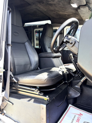 2015 Land Rover Defender 110 2.2 Tdci Xs Utility Wagon Double Cab 5dr Diesel Manual 4WD Mwb Euro 5 (122 Ps) in White — image 6