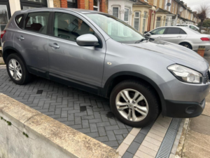 2012 Nissan Qashqai 1.6 Acenta 2WD Euro 5 (s/s) 5dr in Grey — image 2