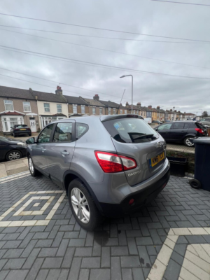 2012 Nissan Qashqai 1.6 Acenta 2WD Euro 5 (s/s) 5dr in Grey — image 4
