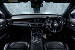 2019 Alfa Romeo Stelvio 2.9 V6 Bi-Turbo Quadrifoglio Auto Q4 AWD Euro 6 (s/s) 5dr in Black — image 2