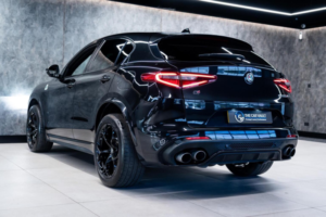 2019 Alfa Romeo Stelvio 2.9 V6 Bi-Turbo Quadrifoglio Auto Q4 AWD Euro 6 (s/s) 5dr in Black — image 6