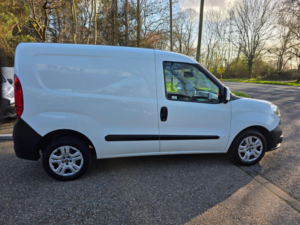 2017 Fiat Doblo 1.3 Multijetii Sx L1 H1 Euro 6 5dr in White — image 2