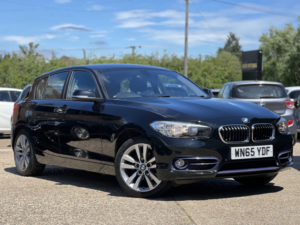 2015 BMW 1 Series 1.5 118i Sport 5-Door in Black — image 2