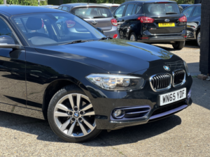2015 BMW 1 Series 1.5 118i Sport 5-Door in Black — image 3