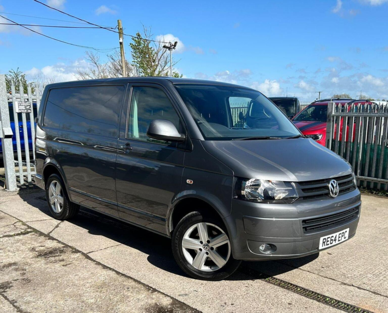 2014 Volkswagen Transporter 2.0 Tdi Bluemotion Tech T30 Highline L1 H1 4dr in Grey — image 1
