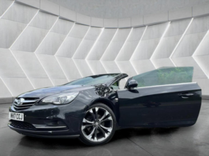 2017 Vauxhall Cascada 1.4i Turbo Elite Euro 6 (s/s) 2dr in Black — image 3