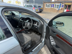 2010 Audi A4 2.0 Tdi Executive Se Saloon 4dr Diesel Manual Euro 4 (143 Ps) in Grey — image 6