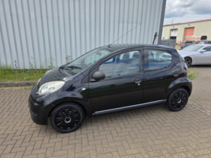 2012 Citroen C1 1.0 I Vt in Black — image 6