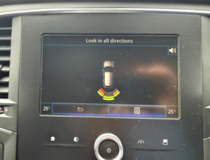 2017 Renault Megane 1.5 Dci Dynamique Nav Euro 6 (s/s) 5dr in Grey — image 4