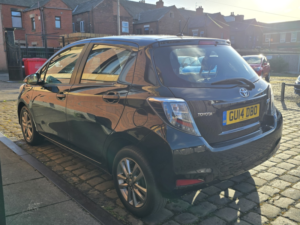 2014 Toyota Yaris 1.3 Dual Vvt-I Icon Plus in Black — image 4